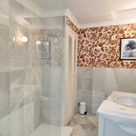 La Cle Boutique Old Town Отель *